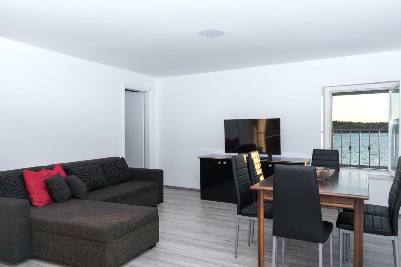 Bounty Apartments シベニク エクステリア 写真